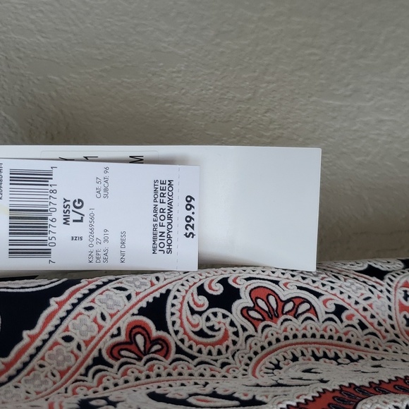 Dress - Picture 4 of 6